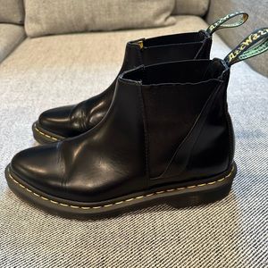 EUC DR. Martens Bianca Chelsea Boot Sz. Women’s 8